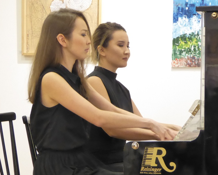 Assol & Sabina Pianistinnen.jpg